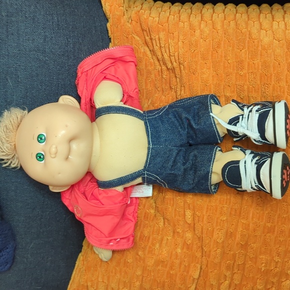 Cabbage Patch Kids Baby Boy in Windbreaker Jacket /Denim Shorts & Black Hightops - Picture 6 of 10